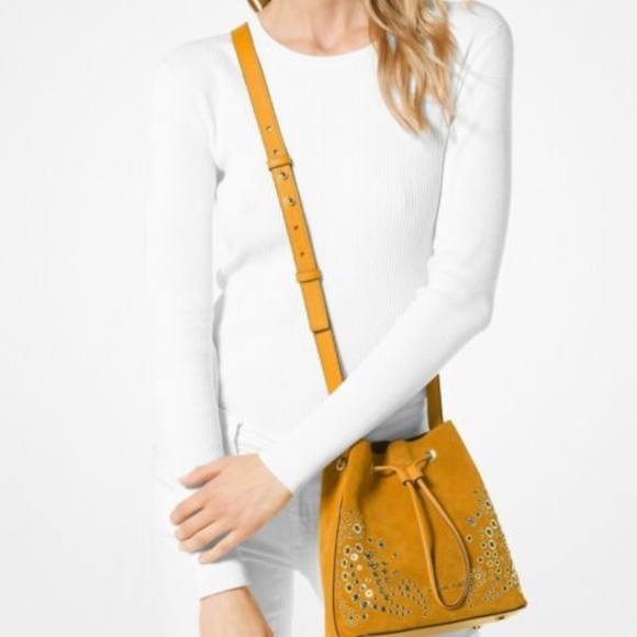 Michael Kors Cary Bucket Bag - Picture 5 of 6